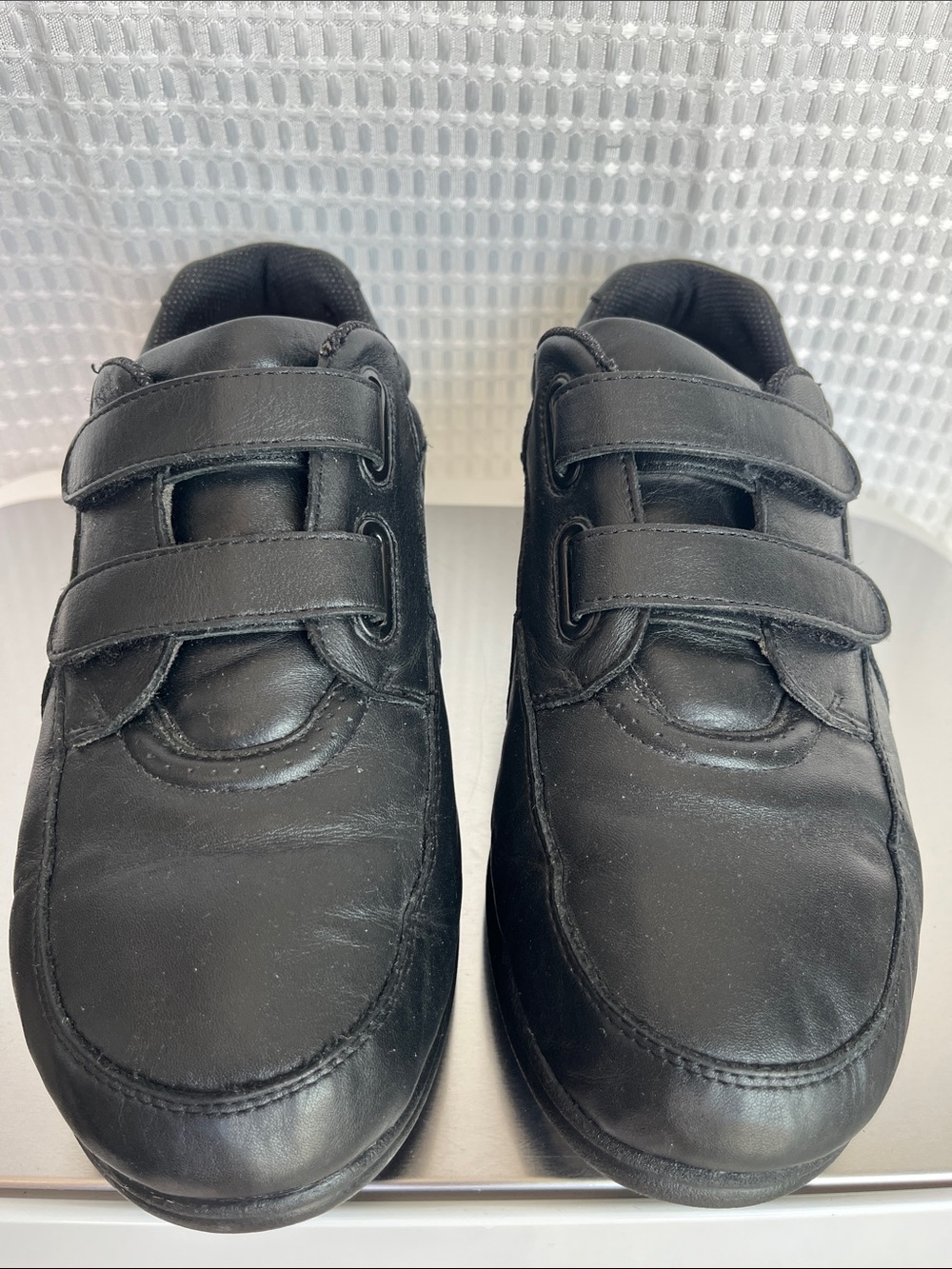 Hush Puppies Power Walker II Black Leather Walking Shoes 9.5 EW Wide